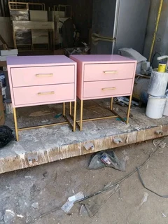 Pedestals and side tables