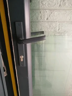Aluminum folding stuck up doors