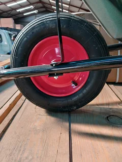 Wheelbarrow soft wheels