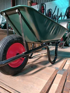 Wheelbarrow soft wheels