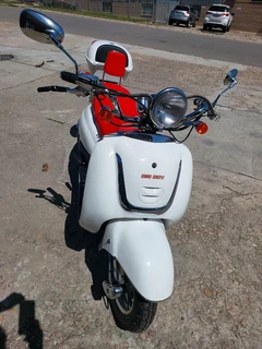Brand New Big Big Revival Scooter White With Top Box Forsale