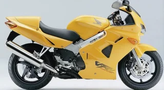 Honda Vfr800 1998 Stripping Complete Bike For Spares