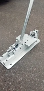 Aluminium window corner crimper