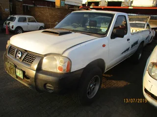 NISSAN NP300