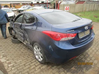 HYUNDAI ELANTRA