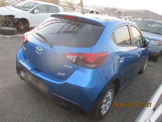 MAZDA 2
