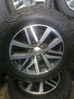 Toyota Hilux Dakar 18&#34; (with Used Tyres)