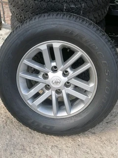 Toyota Hilux 17 Twinspoke Mag Rim (with Used Tyre)