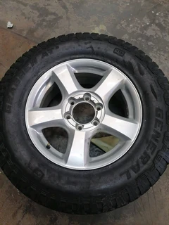 Isuzu 17inch Mag Rim (WITH USED TYRE)