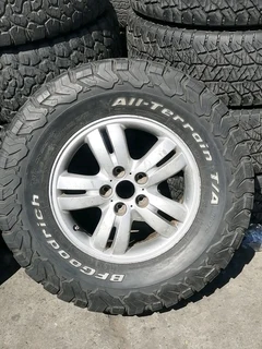 Hyundai Tucson 16inch Mag Rim (WITH USED TYRE)