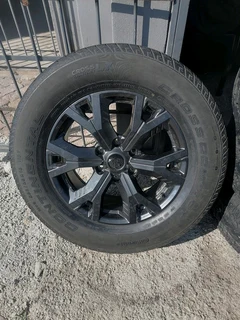 Isuzu DMX 18inch Mag Rim (WITH USED TYRE)