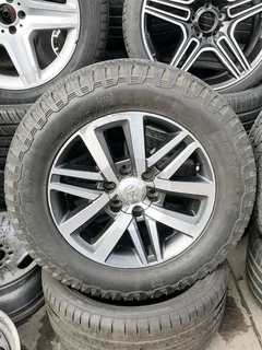 Toyota Hilux Dakar GD6 18 Mag Rim (WITH USED TYRES)