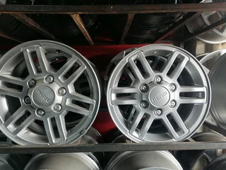 Isuzu 16inch Mag Rims (with Wheel Caps)
