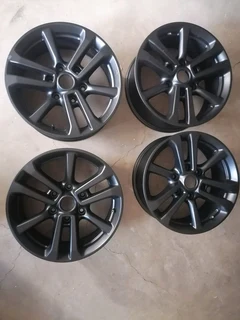 Isuzu DMX 17inch Mag Rims (WITH WHEEL CAPS)