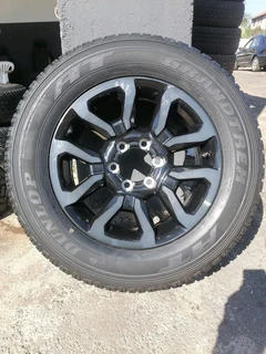 Toyota Hilux RS 18inch Mag Rim (WITH USED TYRE)