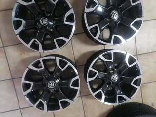 Toyota Hilux Legend 50 Mag Rim ( With Wheel Caps)