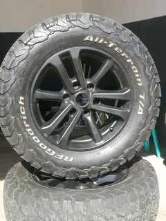 Isuzu 17inch Mag Rims (with Used Tyres)