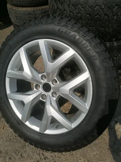 Volkwagen Amorock 19&#34; Mag Rim (WITH USED TYRE)