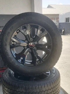 Isuzu 18 Next-gen Mag Rims (with Used Tyres)