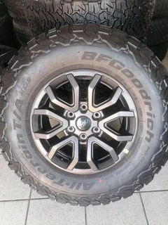 Ford Raptor 17inch Mag Rims (with New Tyres)