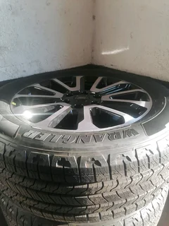 Ford Ranger 20inch Mag Rims (WITH NEW TYRES)
