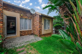 Stunning 2-Bedroom Face-Brick Simplex w/ Private Garden in Allen&#39;s Nek!