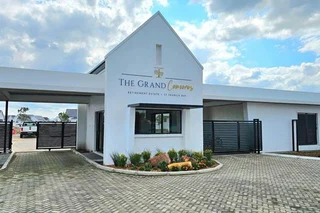 The Grande Comores Unit Available for long Term Rent