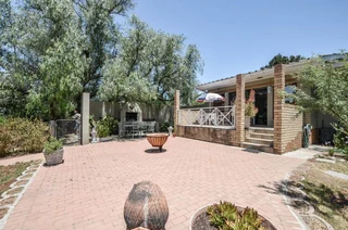 Immaculately presented riverfront smallholding