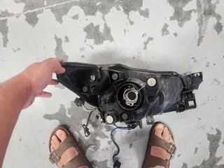 2017 mazda 2 left headlight