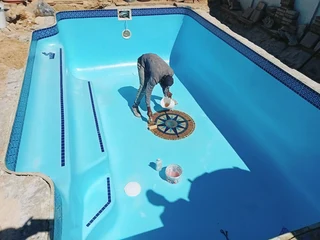 Swimming pool installation