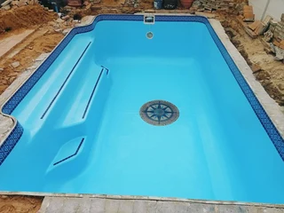 Swimming pool installation