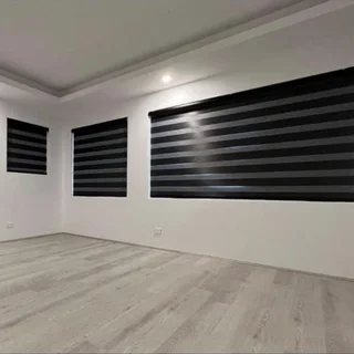  Upgrade Your Windows with Stylish Blinds! 