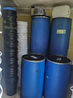 Black and white 20litre clean buckets with lids