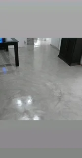 Cemcrete Applicator decorative for interior and exterior walls using cemcrete