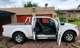 NISSAN NAVARA  4X4 2.5 DCI KING CAB IN (EXCELLENT CONDITION) VERY RELIABLE BAKKIE