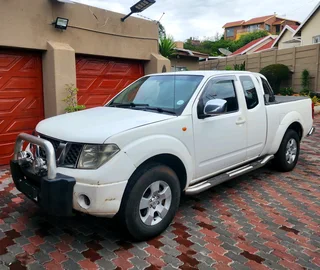 NISSAN NAVARA  4X4 2.5 DCI KING CAB IN (EXCELLENT CONDITION) VERY RELIABLE BAKKIE