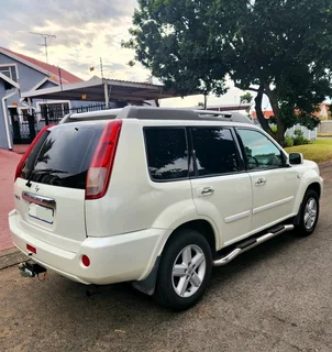 Nissan X-trail 4x4 Automatic (suv Is In Excellent Condition)