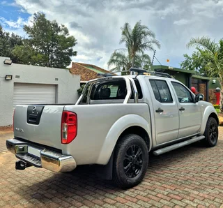 NISSAN NAVARA 4X4 DOUBLE CAB 2.5 DCI IN (AMAZING CONDITION)  POWERFUL BAKKIE