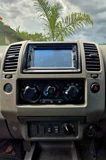 NISSAN NAVARA 4X4 DOUBLE CAB 2.5 DCI IN (AMAZING CONDITION)  POWERFUL BAKKIE