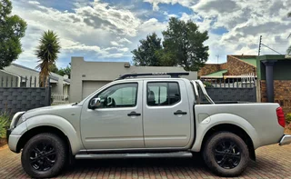 NISSAN NAVARA 4X4 DOUBLE CAB 2.5 DCI IN (AMAZING CONDITION)  POWERFUL BAKKIE