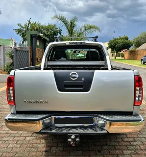 NISSAN NAVARA 4X4 DOUBLE CAB 2.5 DCI IN (AMAZING CONDITION)  POWERFUL BAKKIE