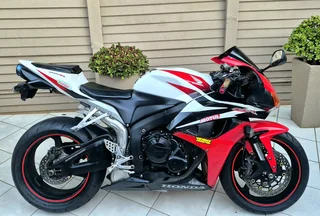Honda Cbr 600 Cc (beautiful Bike)