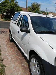NISSAN NP200