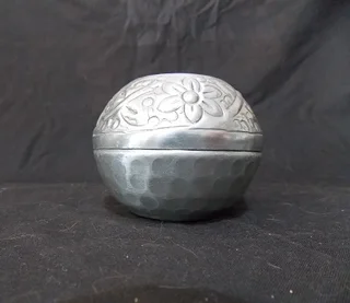 Beautiful Aluminium Tea Candle Holder