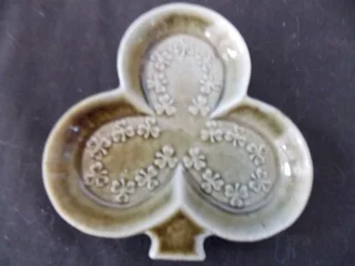 Wade Co Armagh Pottery Clover Leaf Pin Dish