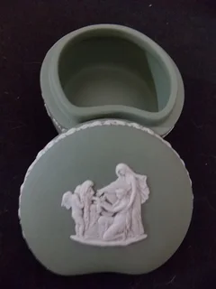 Beautiful Green Wedgwood  Jasperware Ring Box