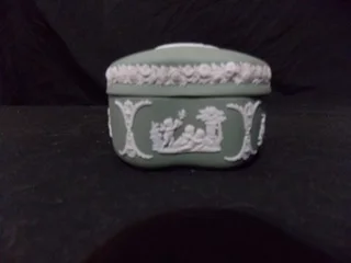 Beautiful Green Wedgwood  Jasperware Ring Box