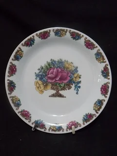 Colditz Made in German Democratic Republic , Stunning Hand Painted Small Plate