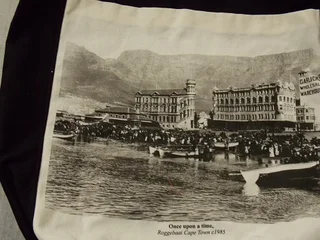 Great Canvas Shoulder Bag