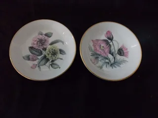 Set of Two Pin Dishes